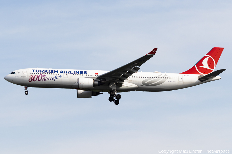 Turkish Airlines Airbus A330-303 (TC-LNC) | Photo 510186