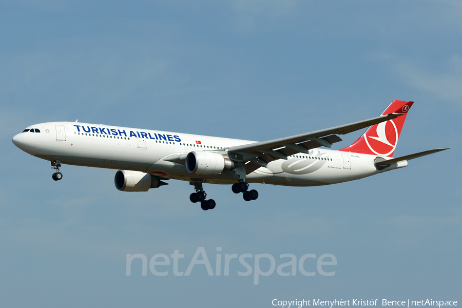 Turkish Airlines Airbus A330-303 (TC-LND) | Photo 404730