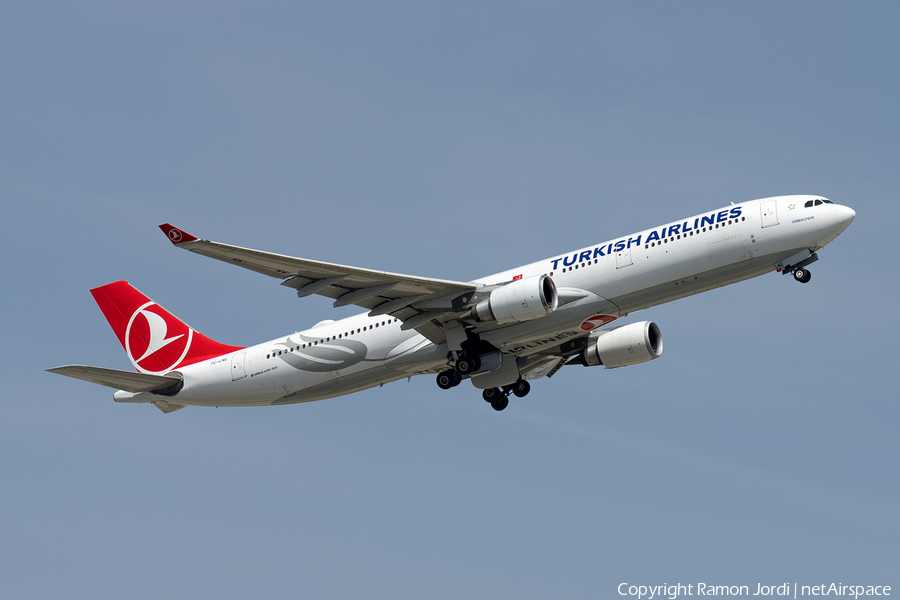 Turkish Airlines Airbus A330-303 (TC-LNE) | Photo 432461