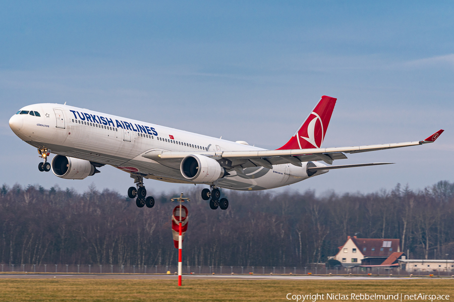 Turkish Airlines Airbus A330-303 (TC-LNE) | Photo 422965