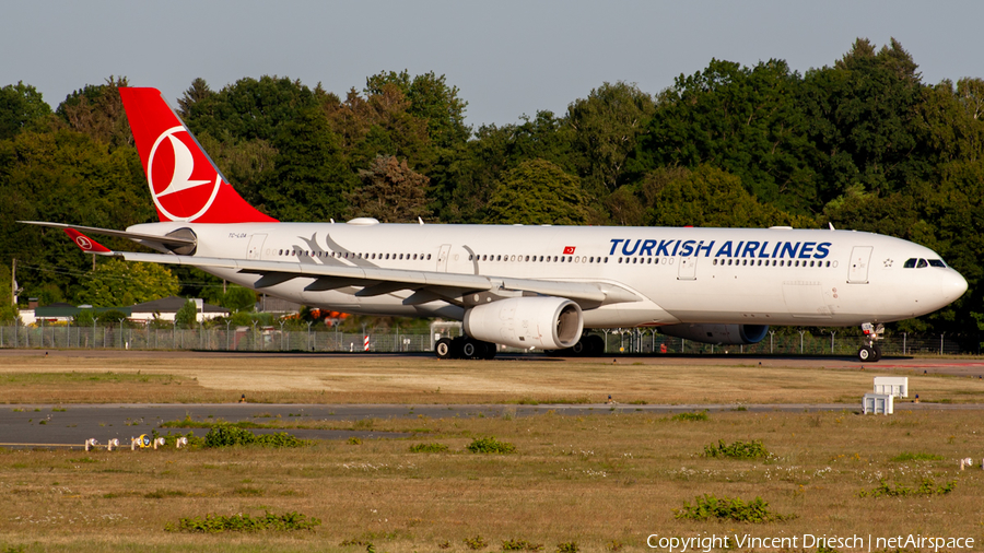 Turkish Airlines Airbus A330-343E (TC-LOA) | Photo 521277