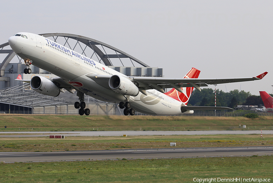 Turkish Airlines Airbus A330-343X (TC-LOC) | Photo 522135
