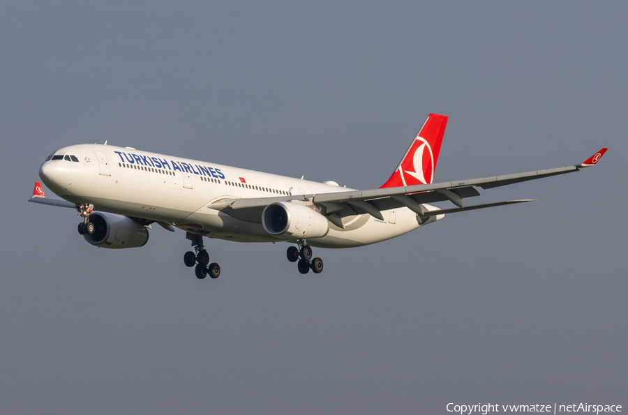 Turkish Airlines Airbus A330-343 (TC-LOD) | Photo 534345