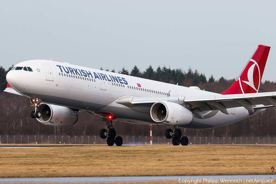 Turkish Airlines Airbus A330-343 (TC-LOE) | Photo 148808