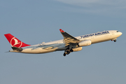 Turkish Airlines Airbus A330-343E (TC-LOG) at  Barcelona - El Prat, Spain