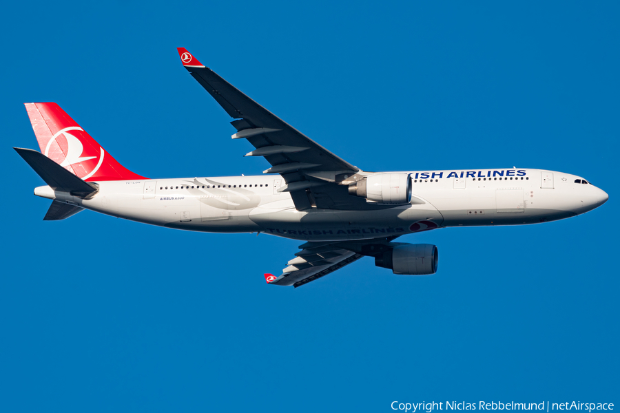 Turkish Airlines Airbus A330-223 (TC-LOH) | Photo 536825