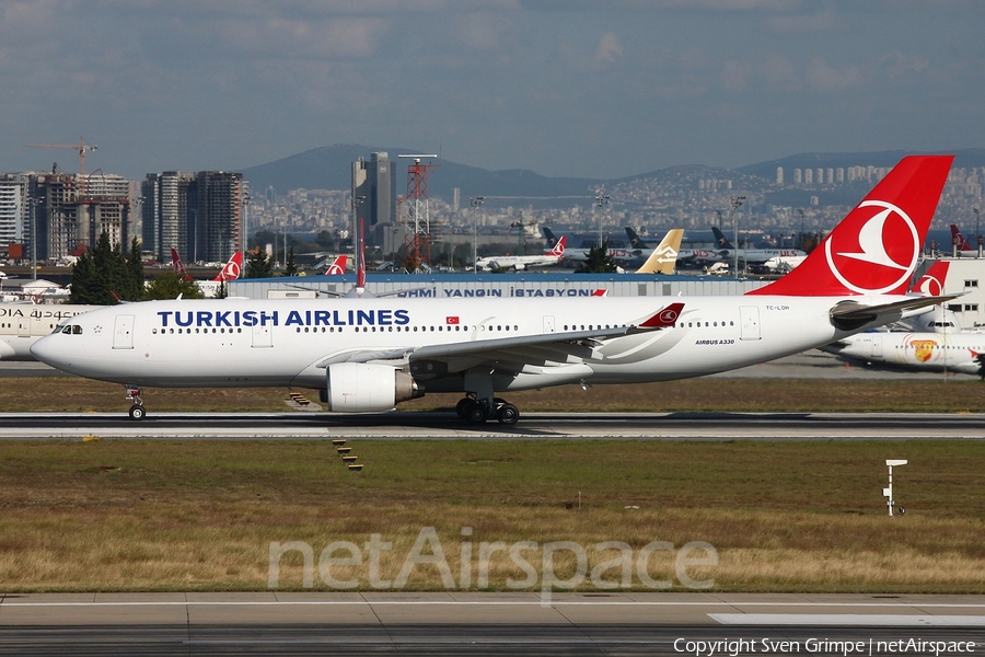 Turkish Airlines Airbus A330-223 (TC-LOH) | Photo 273759
