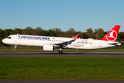 Turkish Airlines Airbus A321-271NX (TC-LPB) at  Hamburg - Fuhlsbuettel (Helmut Schmidt), Germany