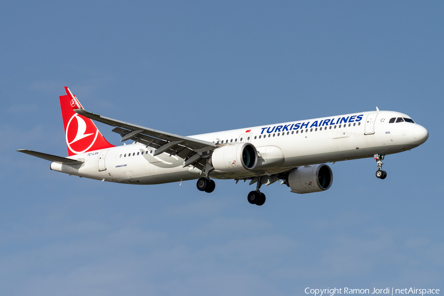 Turkish Airlines Airbus A321-271NX (TC-LSA) | Photo 454137