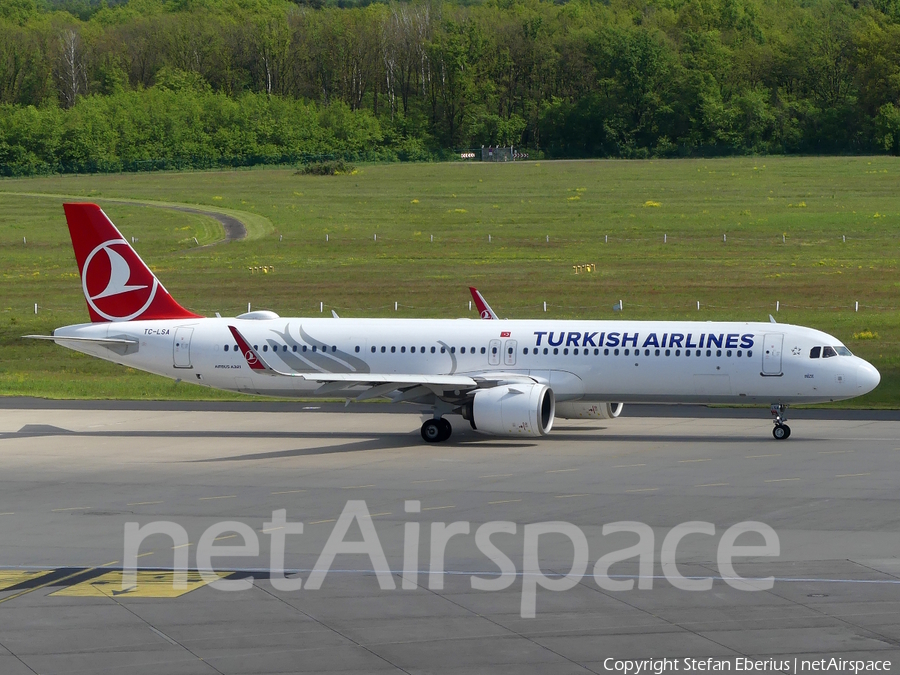 Turkish Airlines Airbus A321-271NX (TC-LSA) | Photo 570066