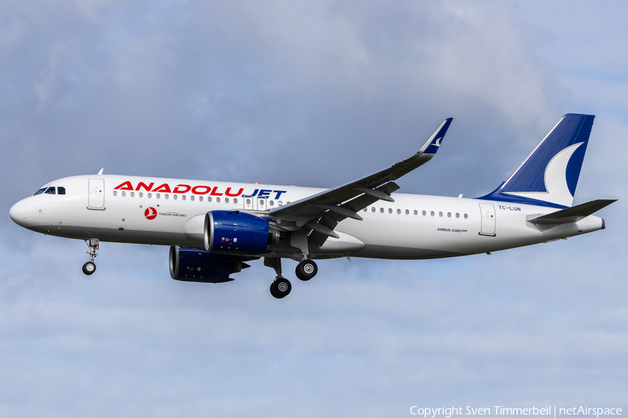 AnadoluJet Airbus A320-271N (TC-LUN) | Photo 527096