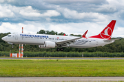 Turkish Airlines Boeing 737-9 MAX (TC-LYB) at  Hamburg - Fuhlsbuettel (Helmut Schmidt), Germany