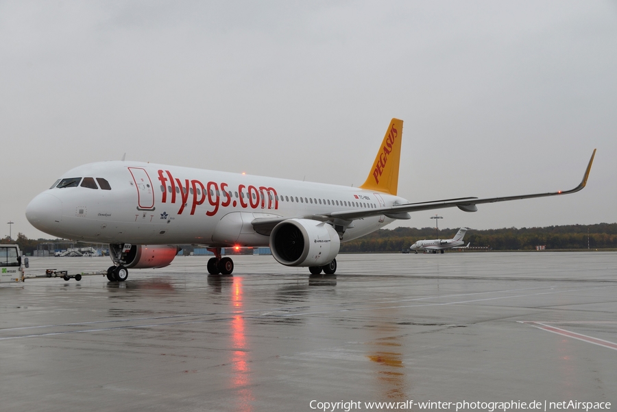 Pegasus Airlines Airbus A320-251N (TC-NBA) | Photo 492677