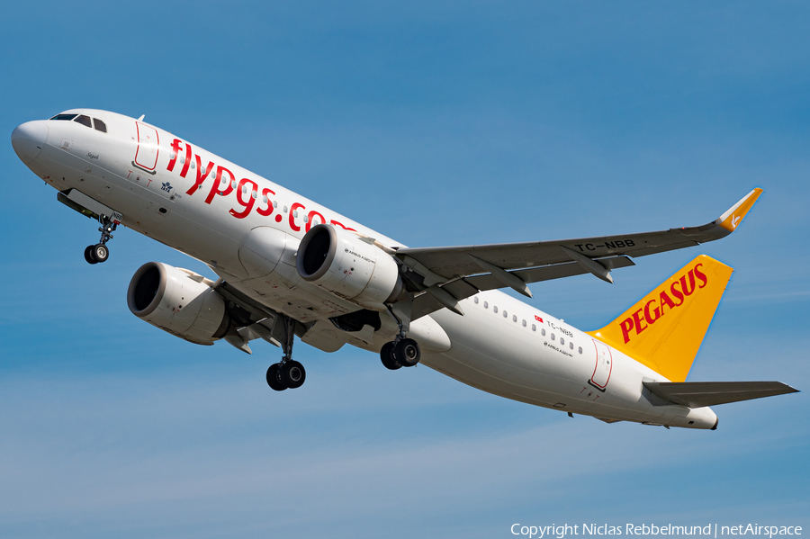 Pegasus Airlines Airbus A320-251N (TC-NBB) | Photo 440439