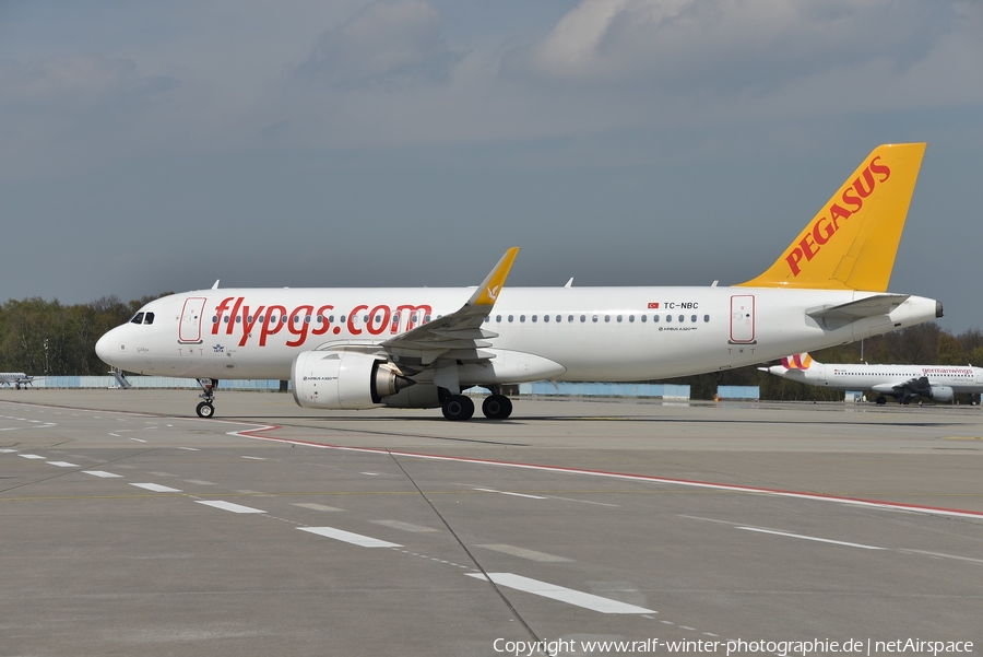 Pegasus Airlines Airbus A320-251N (TC-NBC) | Photo 370461