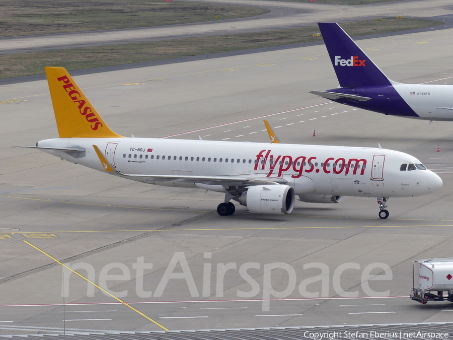 Pegasus Airlines Airbus A320-251N (TC-NBJ) | Photo 442826