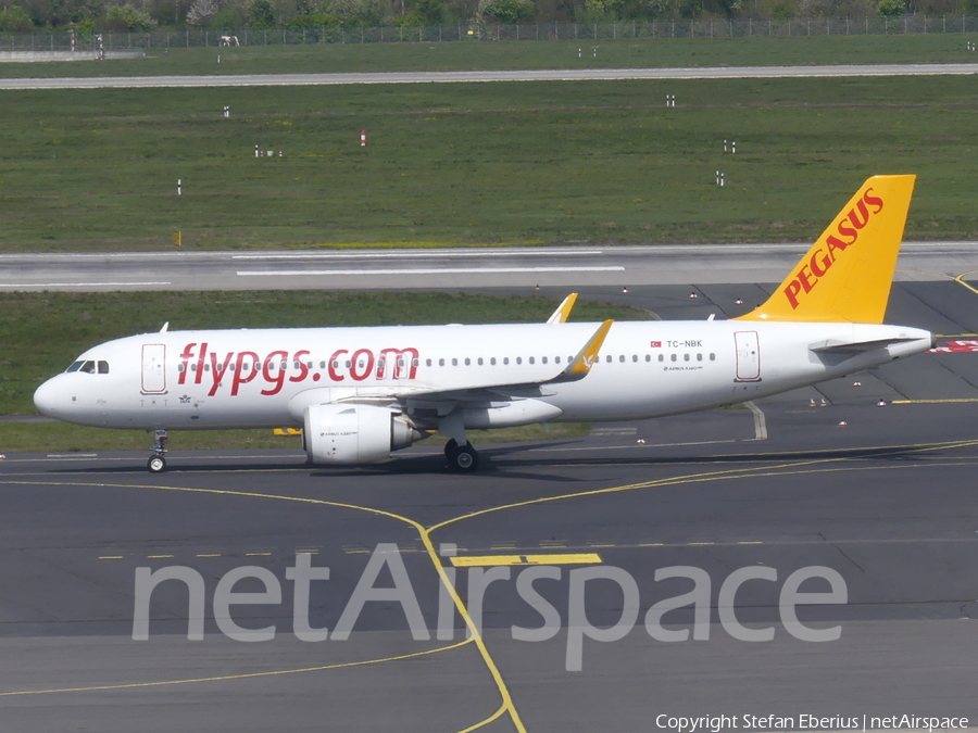 Pegasus Airlines Airbus A320-251N (TC-NBK) | Photo 444396