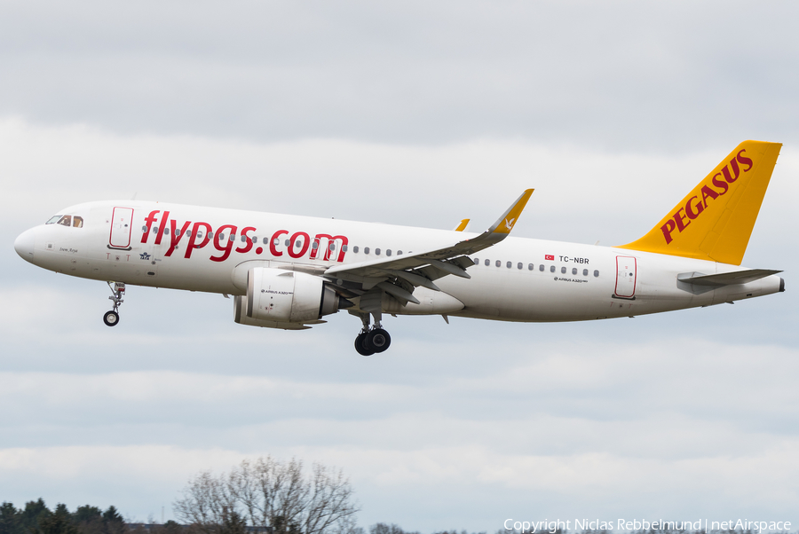 Pegasus Airlines Airbus A320-251N (TC-NBR) | Photo 298629