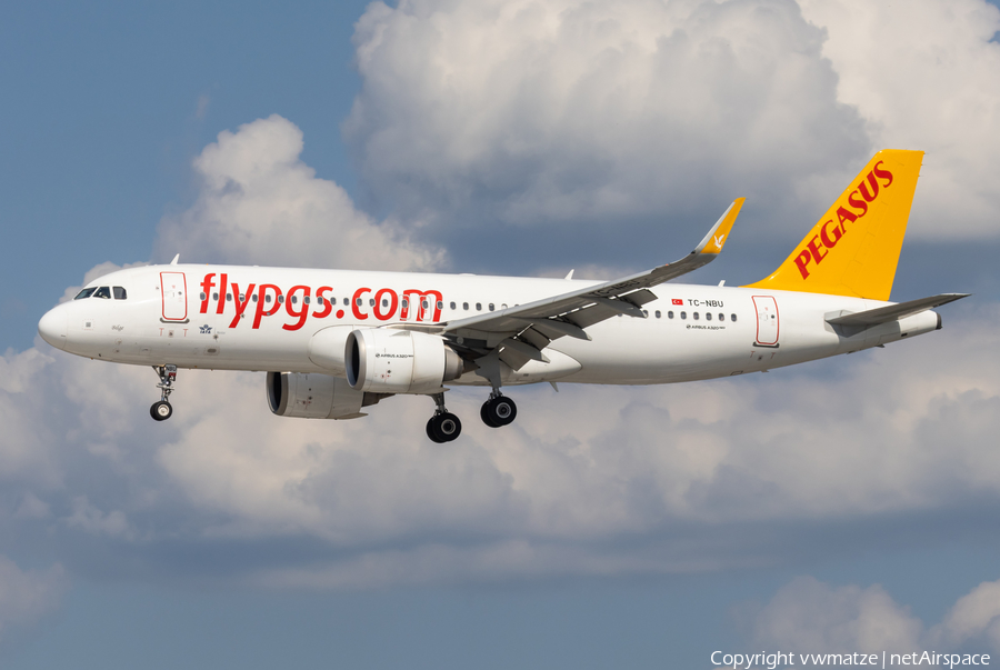 Pegasus Airlines Airbus A320-251N (TC-NBU) | Photo 573916