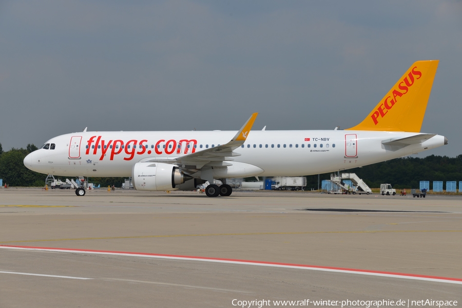 Pegasus Airlines Airbus A320-251N (TC-NBV) | Photo 394790