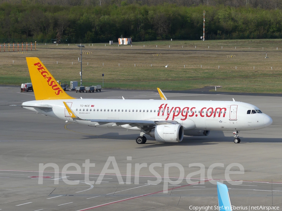 Pegasus Airlines Airbus A320-251N (TC-NCE) | Photo 675586
