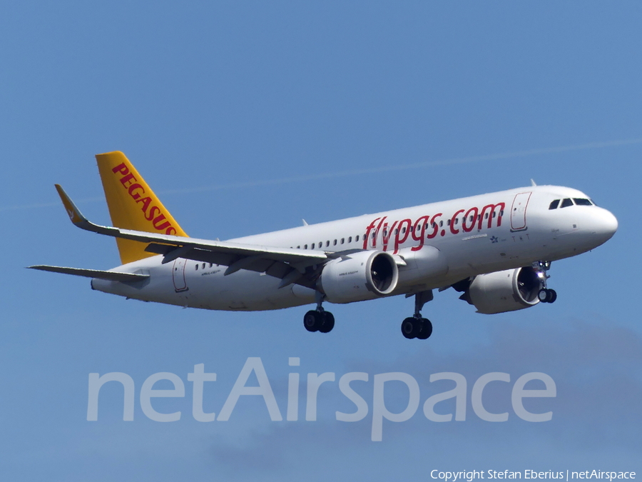 Pegasus Airlines Airbus A320-251N (TC-NCV) | Photo 504580