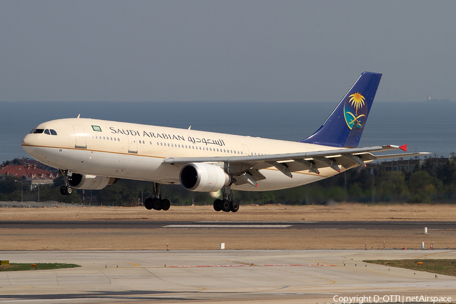 Saudi Arabian Airlines (Onur Air) Airbus A300B4-605R (TC-OAB) | Photo 317840