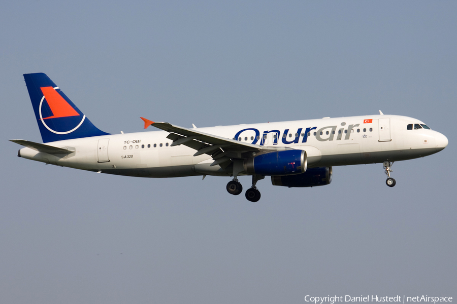 Onur Air Airbus A320-233 (TC-OBI) | Photo 551569