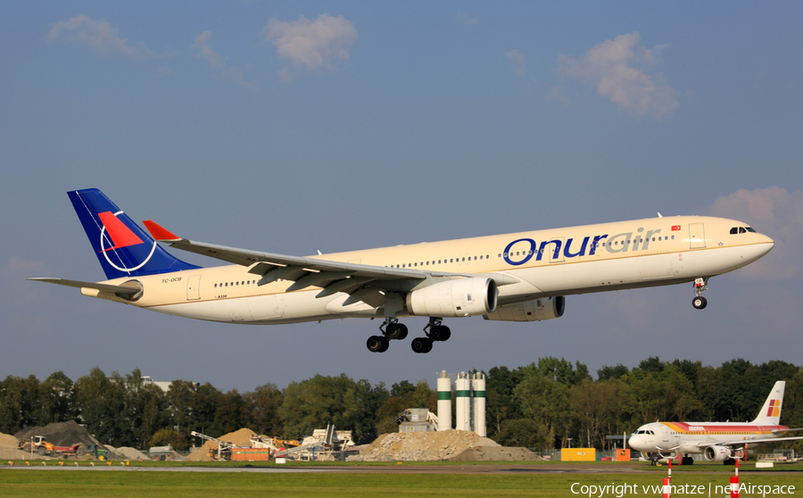 Onur Air Airbus A330-342 (TC-OCB) | Photo 423363