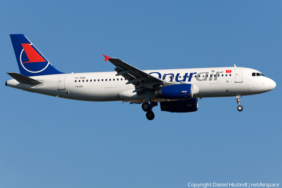 Onur Air Airbus A320-233 (TC-ODA) | Photo 494185