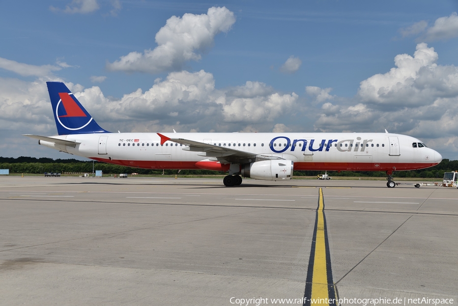 Onur Air Airbus A321-231 (TC-OEC) | Photo 400568