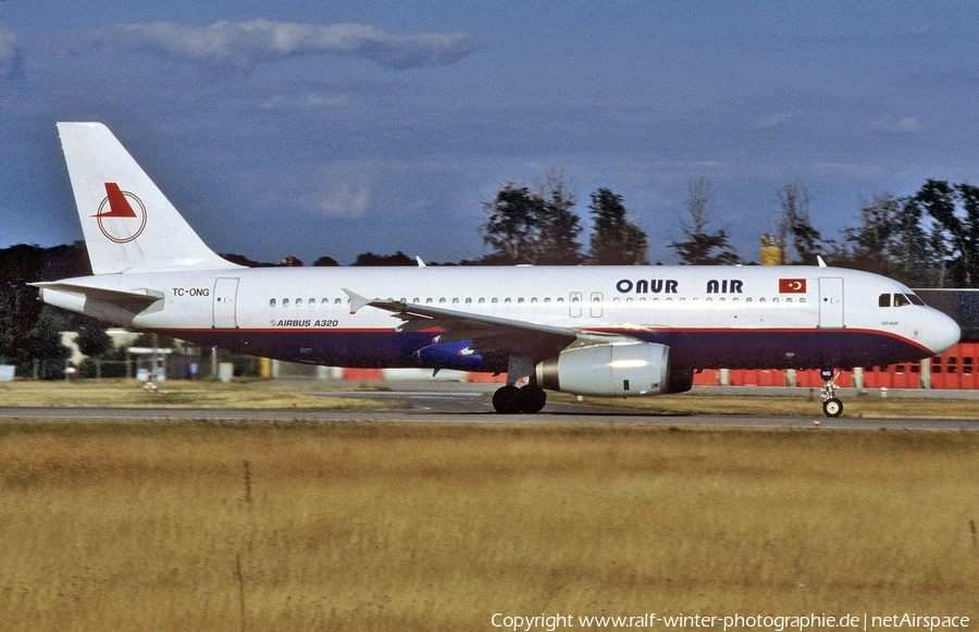 Onur Air Airbus A320-231 (TC-ONG) | Photo 451324