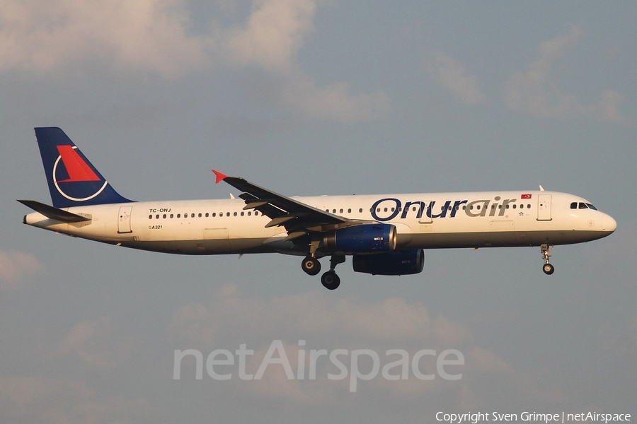 Onur Air Airbus A321-131 (TC-ONJ) | Photo 81975