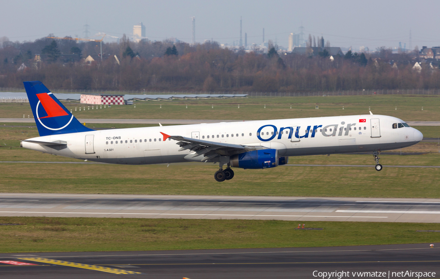 Onur Air Airbus A321-131 (TC-ONS) | Photo 422810