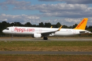 Pegasus Airlines Airbus A321-251NX (TC-RBF) at  Hamburg - Fuhlsbuettel (Helmut Schmidt), Germany