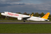 Pegasus Airlines Airbus A321-251NX (TC-RBY) at  Hamburg - Fuhlsbuettel (Helmut Schmidt), Germany