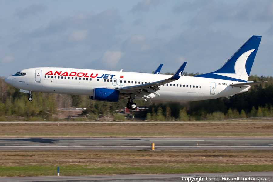 AnadoluJet Boeing 737-8FH (TC-SAH) | Photo 610862
