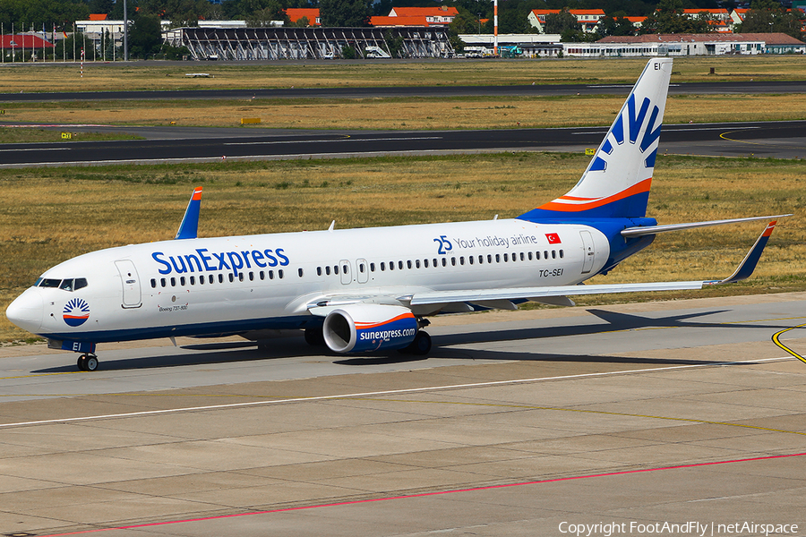 SunExpress Boeing 737-8HC (TC-SEI) | Photo 148096