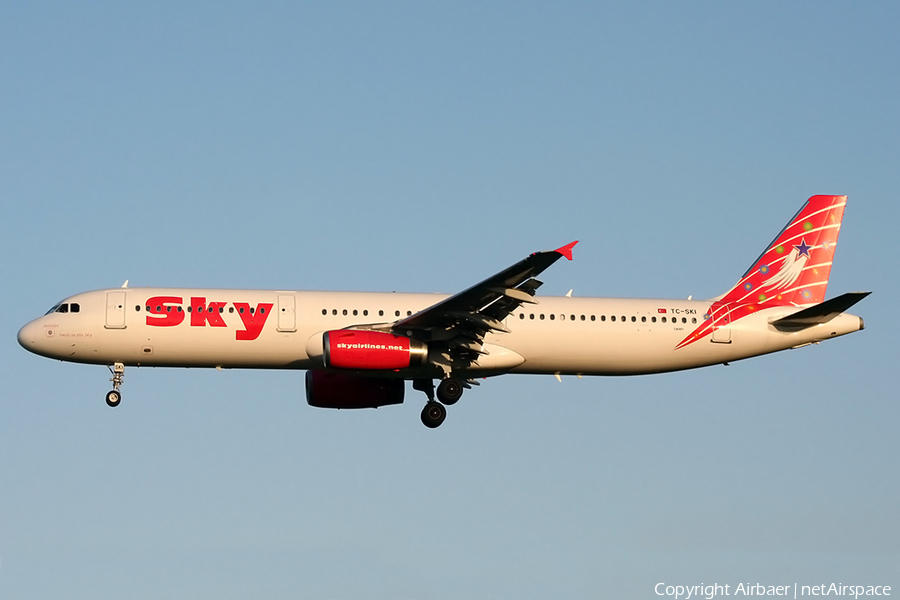 Sky Airlines Airbus A321-231 (TC-SKI) | Photo 371748