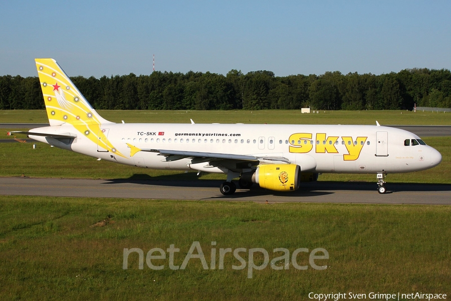 Sky Airlines Airbus A320-211 (TC-SKK) | Photo 273740