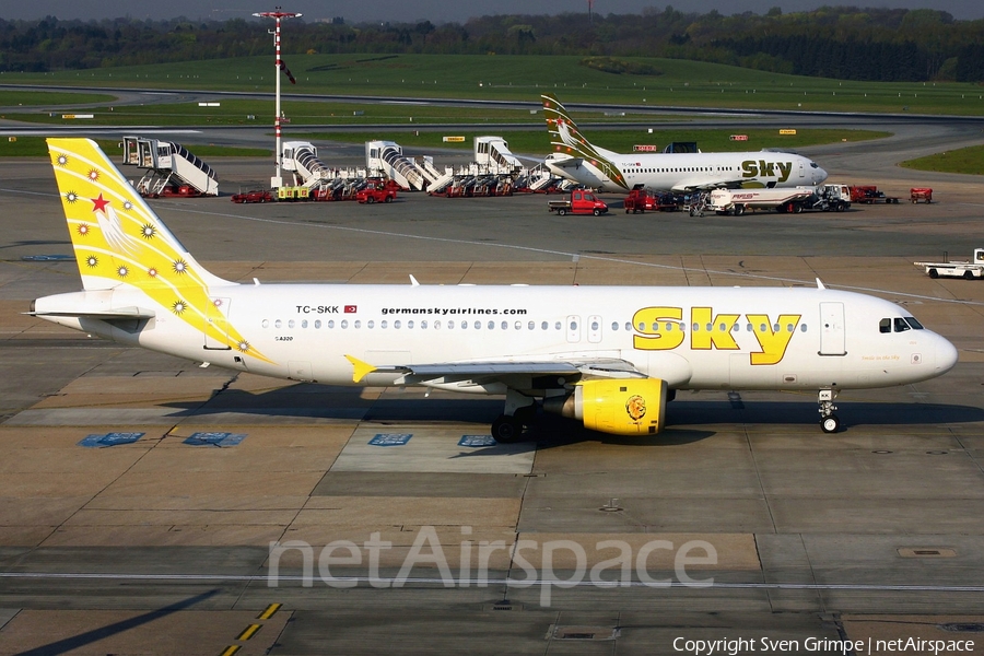 Sky Airlines Airbus A320-211 (TC-SKK) | Photo 277158