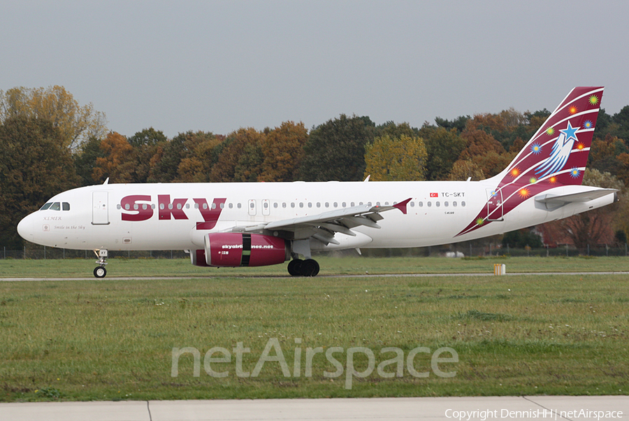 Sky Airlines Airbus A320-232 (TC-SKT) | Photo 393384