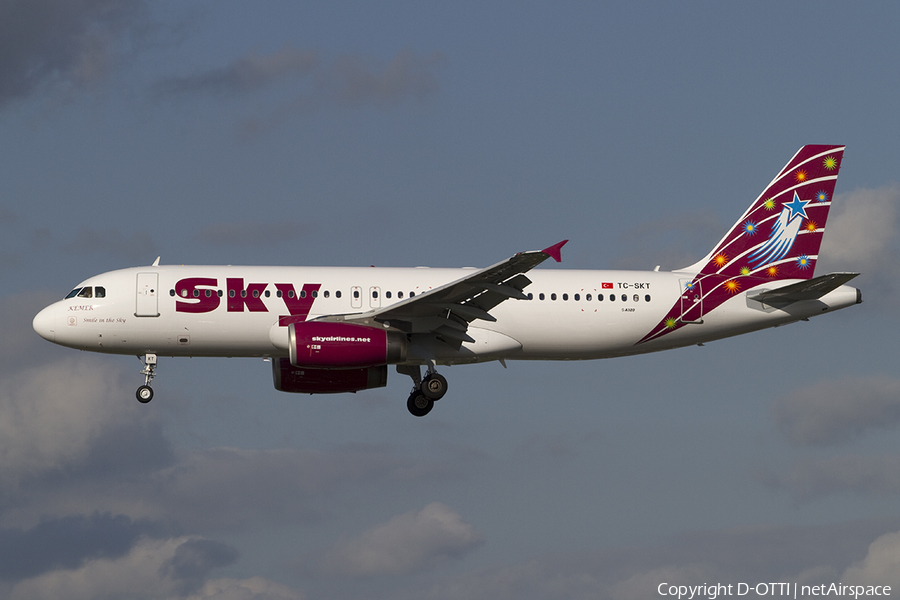 Sky Airlines Airbus A320-232 (TC-SKT) | Photo 291405