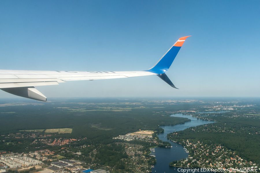 SunExpress Boeing 737-8HC (TC-SNT) | Photo 335382