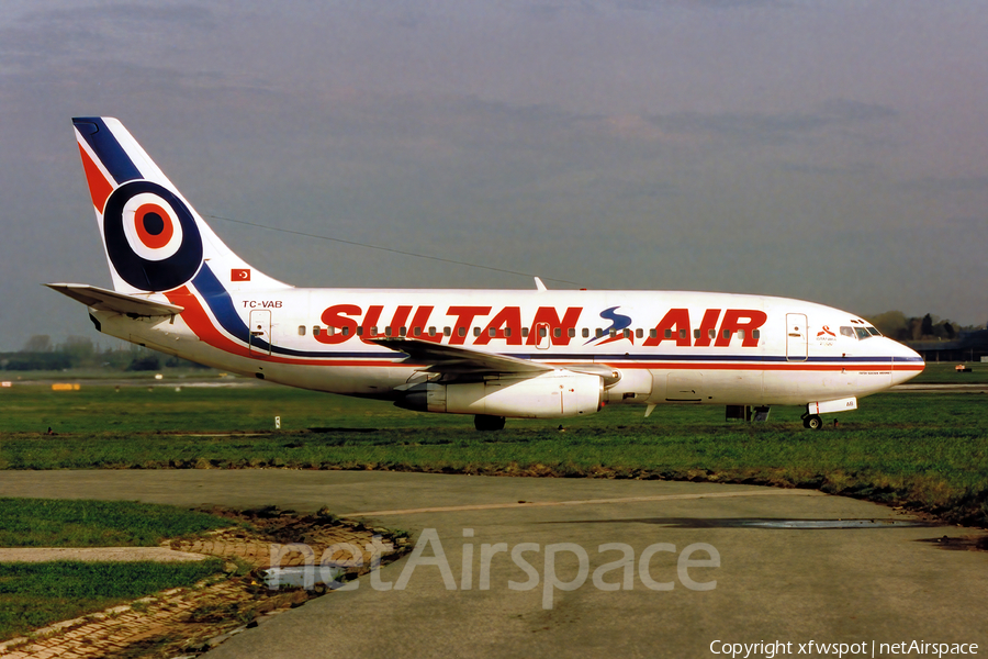 Sultan Air Boeing 737-248 (TC-VAB) | Photo 437297