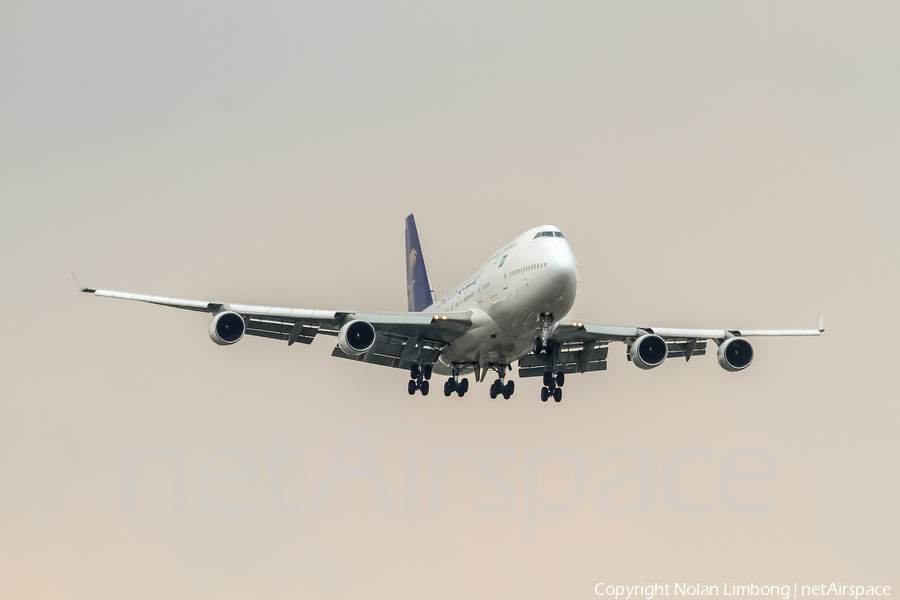 Saudi Arabian Airlines (Air Atlanta Icelandic) Boeing 747-4H6 (TF-AAH) | Photo 424157
