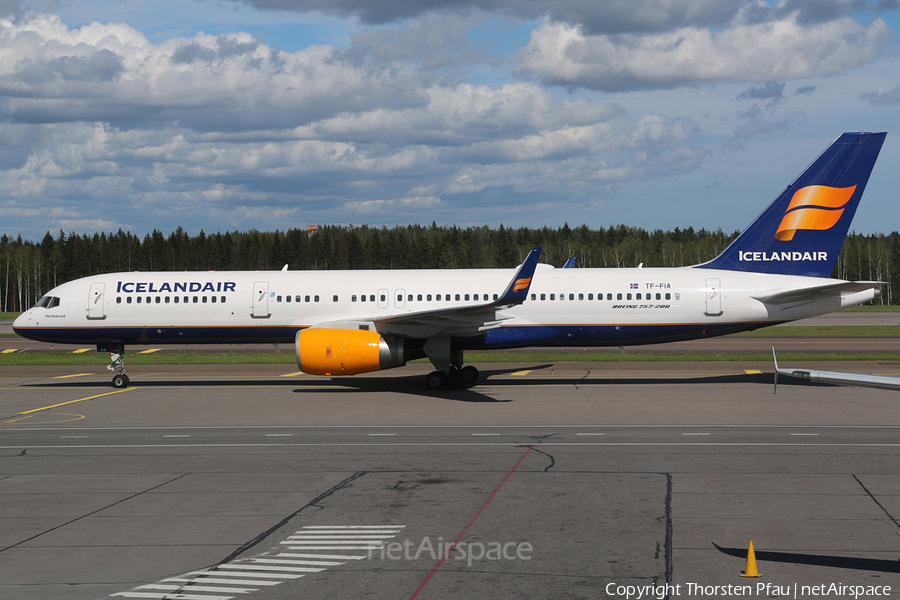Icelandair Boeing 757-256 (TF-FIA) | Photo 77076