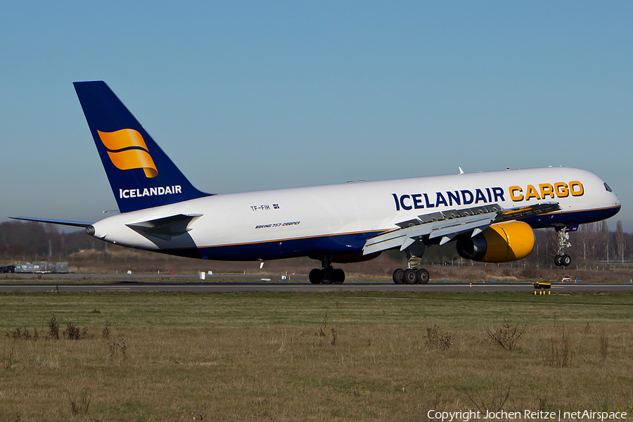 Icelandair Cargo Boeing 757-208(PCF) (TF-FIH) | Photo 133316