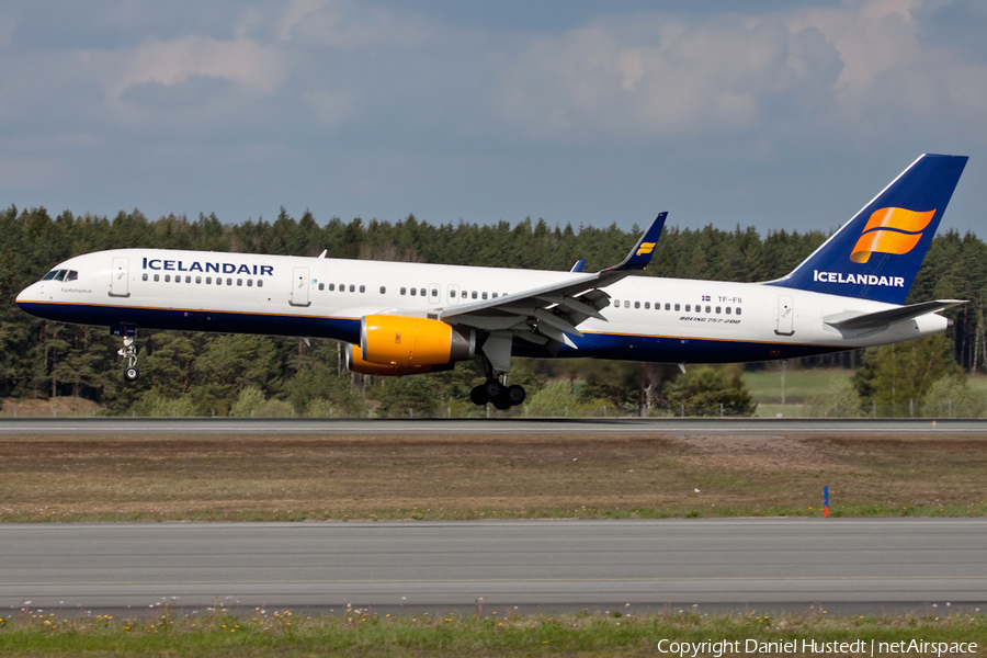 Icelandair Boeing 757-208 (TF-FII) | Photo 611474