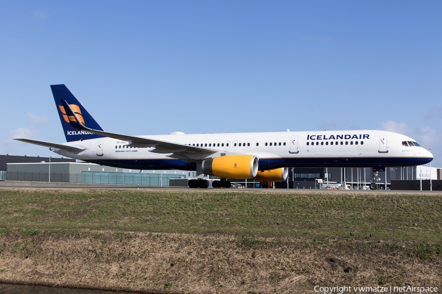 Icelandair Boeing 757-208 (TF-FIJ) | Photo 424231